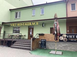 Mrtví brouci i plíseň na stěně! Inspekce uzavřela asijskou restauraci ve Veselí