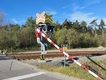 Řidič kamionu v Rapoticích ignoroval blikající přejezd. Závoru rozlomil na dva kusy