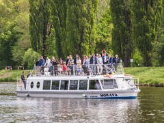 OBRAZEM: Proběhlo slavnostní odemykání Baťova kanálu. Nová plavební komora otevírá cestu až do Hodonína