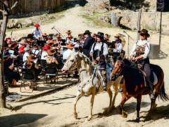 Boskovice chystají unikátní Western Symphony: Z koltů se bude střílet přímo u orchestru Boskovice chystají unikátní Western Symphony: Z koltů se bude střílet přímo u orchestru