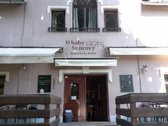 Zázemí známé restaurace pod Kokořínem dočasně zavřela inspekce, zjistila tam myší trus