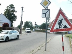 Rekonstrukce Oslavanské ulice ve Zbýšově se blíží do cíle, dopravu zatím řídí semafory