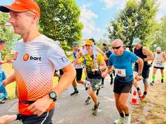 OBRAZEM: Blanskem v tropickém vedru proběhli závodníci Moravského UltraMaratonu