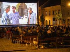 Do Třebíče se vrací letní kino na Karlově náměstí. Promítat se budou české i zahraniční filmy