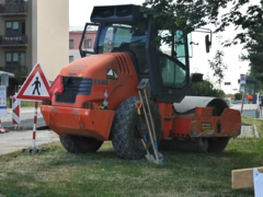 Ve Zbýšově vzniká nový kruhový objezd, dopravu řídí semafory
