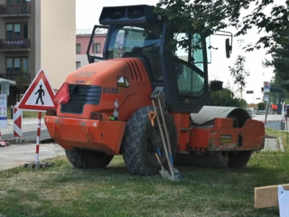 Ve Zbýšově vzniká nový kruhový objezd, dopravu řídí semafory Ve Zbýšově vzniká nový kruhový objezd, dopravu řídí semafory
