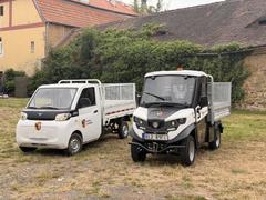Město Touškov pořídilo nové elektromobily. Jeden z nich si budou moci občané nově půjčit