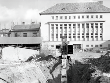 Úpravy potoka Palava v centru města v roce 1961.
