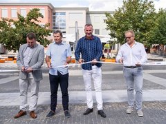 Veselí nad Moravou si dalo k 770 narozeninám dárek: zrekonstruované náměstí Míru v centru města Veselí nad Moravou si dalo k 770 narozeninám dárek: zrekonstruované náměstí Míru v centru města