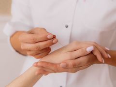 Akupunktura nově v Nemocnici Kyjov. Rehabilitační pracoviště rozšiřuje nabídku péče Akupunktura nově v Nemocnici Kyjov. Rehabilitační pracoviště rozšiřuje nabídku péče