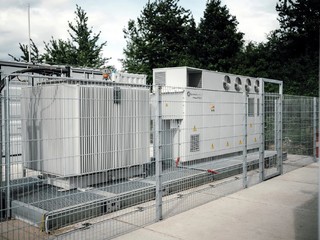 U Bíteše stojí obří baterie za 200 milionů. Pojmou roční spotřebu devíti domů