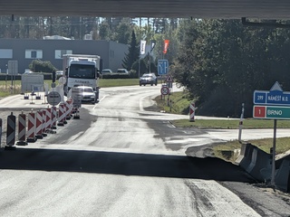 Úleva pro řidiče: silnice I/37 mezi D1 a Osovou Bítýškou je opravená