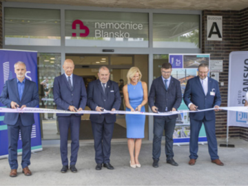 Novou přístavbu slavnostně otevřeli zástupci vedení nemocnice, města Blanska, Jihomoravského kraje i zhotovitele stavby.