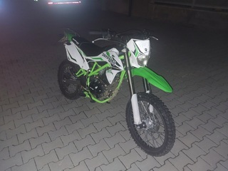 Motorka patří tátovi, lhal mladík ve Velkém Meziříčí. Policisté zjistili, že ji nedávno ukradl Motorka patří tátovi, lhal mladík ve Velkém Meziříčí. Policisté zjistili, že ji nedávno ukradl