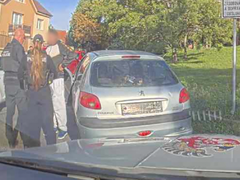 Nestihl jsem autobus, vymlouval se řidič ve Slaném. Za volantem seděl navzdory zákazu