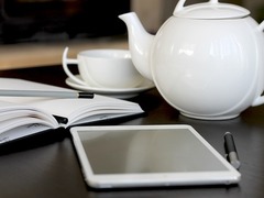 Krádež v restauraci v Říčanech: zloděj sebral sladkosti, tablet i motorovou pilu